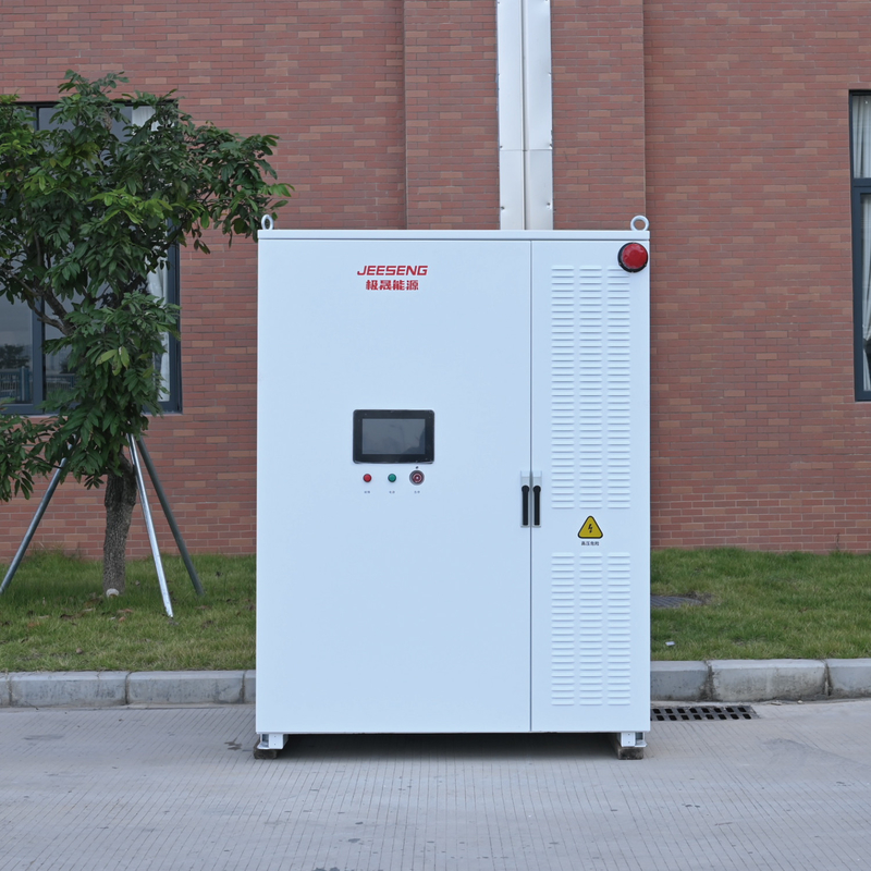 105KW 232KWh Armoire de stockage d'énergie refroidie par liquide Pour le système de stockage d'énergie industriel et commercial