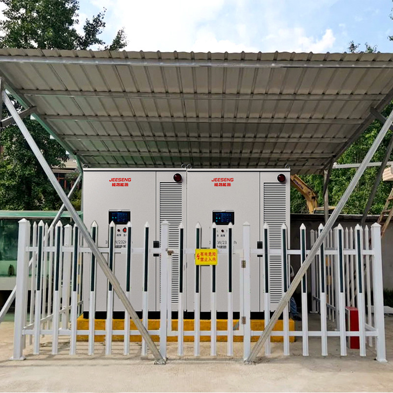 105KW 232KWh Armoire de stockage d'énergie refroidie par liquide Pour le système de stockage d'énergie industriel et commercial
