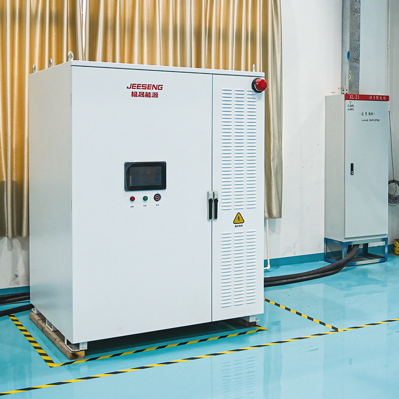 105KW 232KWh Armoire de stockage d'énergie refroidie par liquide Pour le système de stockage d'énergie industriel et commercial